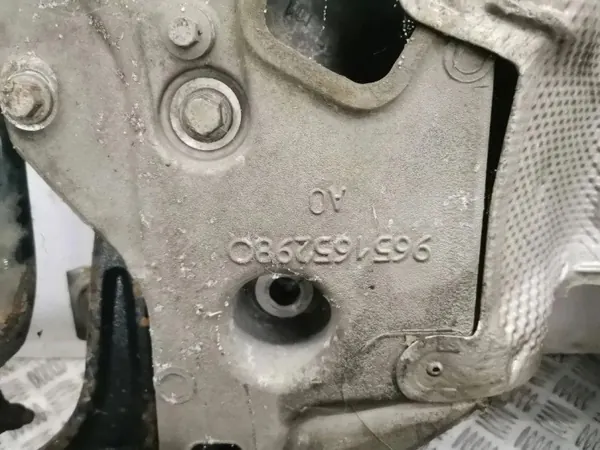 Citroen C5 2009 Subchasis Delantero OEM 9687371480 image 8
