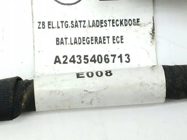 Mercedes-Benz EQA 2022 laadkabel OEM A2435406713 image 3