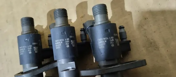 Injektor Land Rover Range Rover Jaguar 3.0D image 9