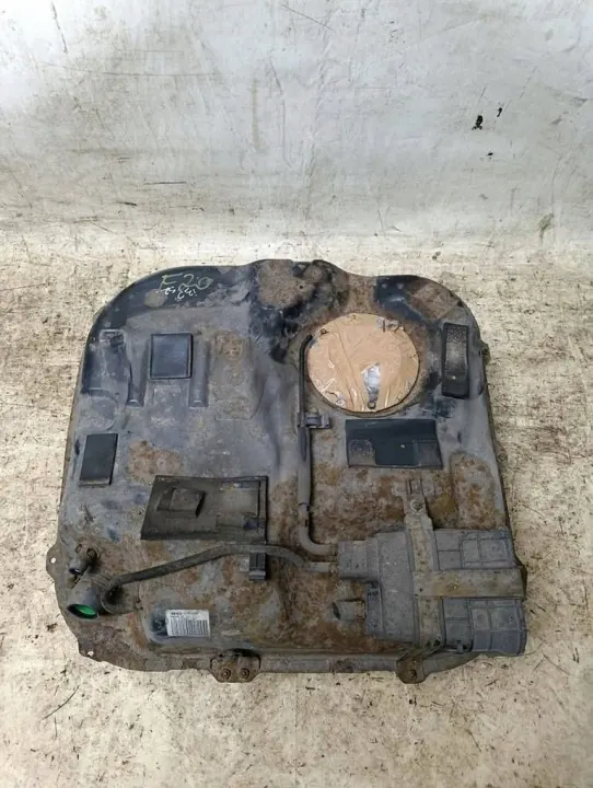 Réservoir carburant OEM 31100-2L200 pour Hyundai i30 2007-2012 image 2