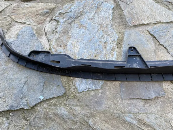 VW GOLF VI 6 5K Etupuskuri Spoileri 5K0805915 OEM image 4