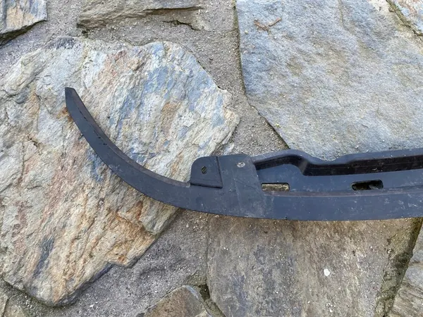 VW GOLF VI 6 5K Etupuskuri Spoileri 5K0805915 OEM image 8