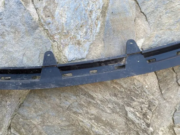 VW GOLF VI 6 5K Etupuskuri Spoileri 5K0805915 OEM image 9