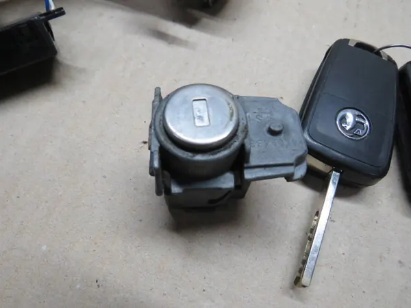 Lâminas chave Opel Insignia A OEM PRY3845 - Usado image 7