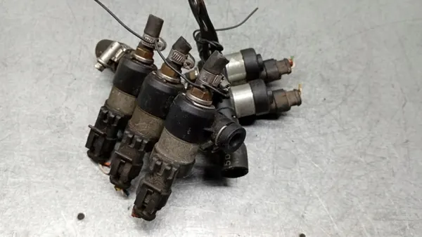 Rampe d'injection gaz OEM 67R01-6373 État utilisé image 2