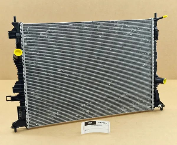 Radiateur d'eau Ford OE OEM 2210505 pour Focus IV image 2