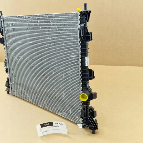 Radiateur d'eau Ford OE OEM 2210505 pour Focus IV image 4