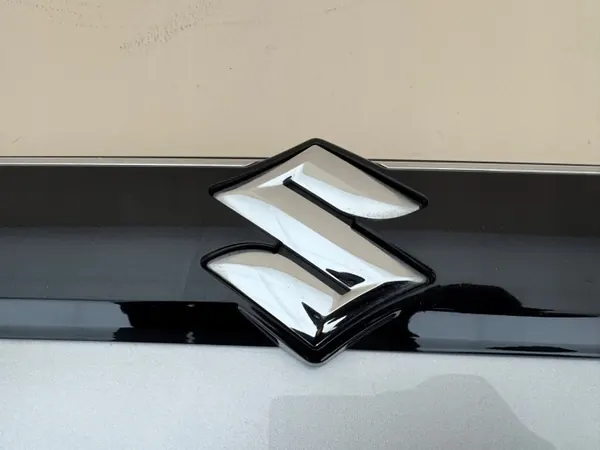Suzuki SX4 S-Cross II Bakluckstrim OEM 83941-63T00 image 9