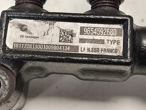 Trilho de Combustível Citroen Berlingo C3 C4 C5 1.6 HDI image 3