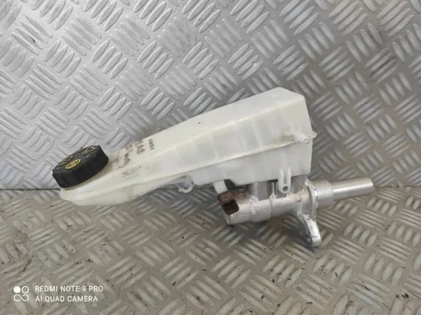 Pompe de réservoir de liquide de frein OEM 9805232280 image 2