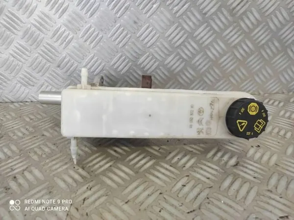 Pompe de réservoir de liquide de frein OEM 9805232280 image 3