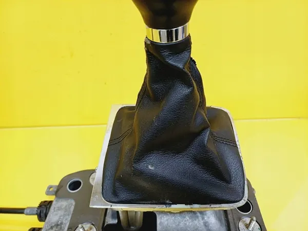 Sélecteur de vitesses manuel VW Passat B6 1.6 FSI OEM 3C0711265P image 7