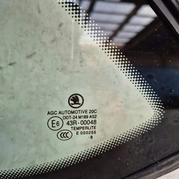 OEM SKODA OCTAVIA III 3 KOMBI 13-20 Linker Achterzijde Carrosserieglas image 4