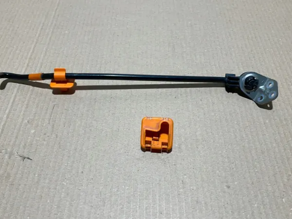 Tige de support de capot SKODA FABIA II OEM image 3