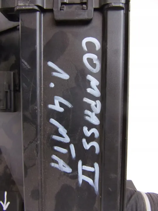 Zekeringkast Jeep Compass II OEM 1037861632 - Gebruikt image 6
