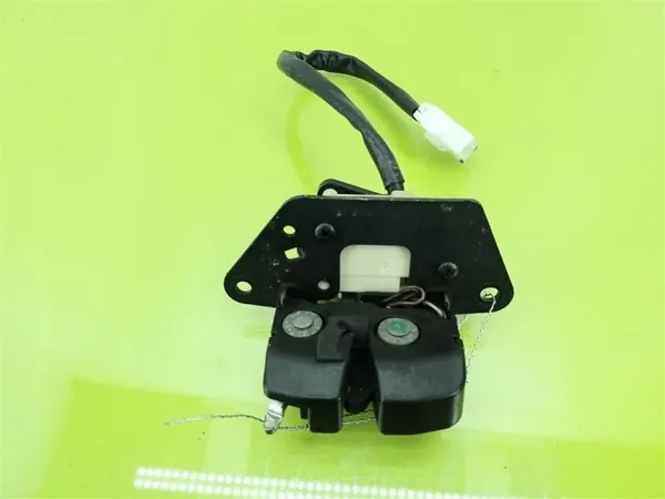 Alfa Romeo 159 Bagagelucka lås OEM - 2005-2011 Sedan image 2