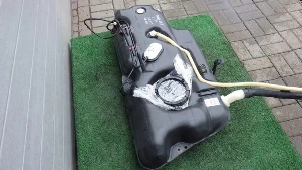 Réservoir à carburant OEM 9805116580 Peugeot 2008 I image 5