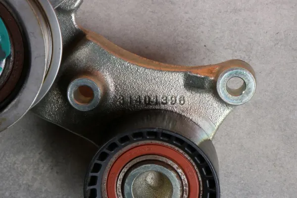 Tensor de correia Volvo OE OEM 31401396 - Usado image 6