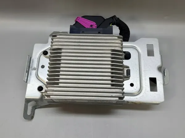 Support ampli audio Audi TT 8J OEM 8J0035223F image 2
