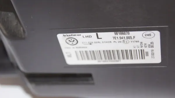 Farol esquerdo H7 VW Transporter T6 image 2