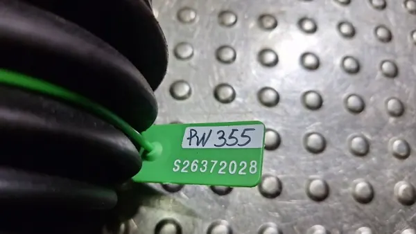 Begagnad vänster framdrivaxel kort OEM S26372028 image 6