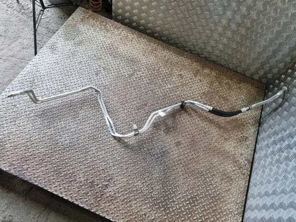 OEM 68244058AB Conduites d'huile boîte Jeep image 2