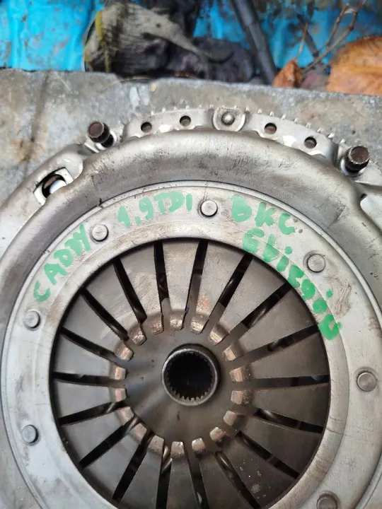 Kit de embreagem VW CADDY III 1.9L OEM 038105273D image 2