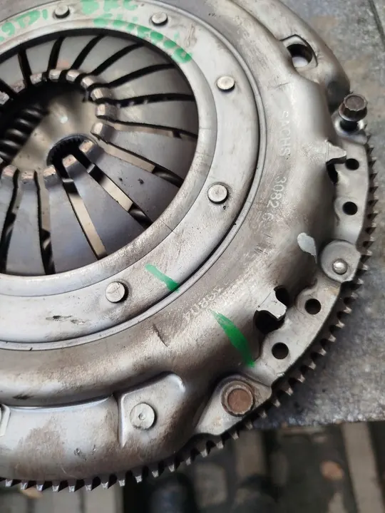 Kit de embreagem VW CADDY III 1.9L OEM 038105273D image 3