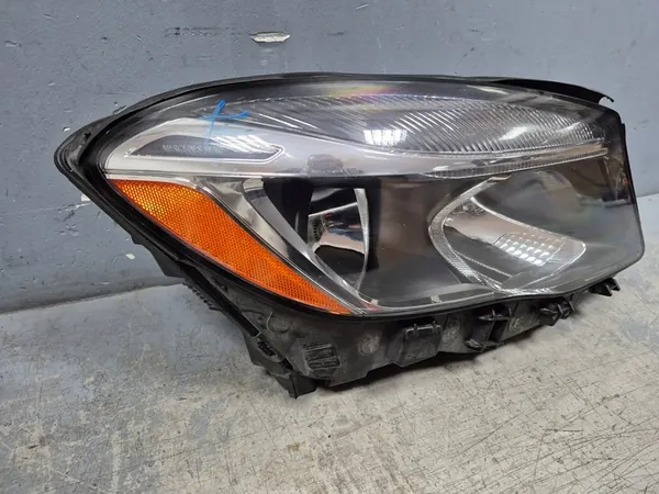 Mercedes-Benz GLA W156 2019 Rechter voorlicht A1569061600 image 3
