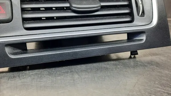 Grade de ar central 1302138 Volvo V60 S60 II 10-18R image 5