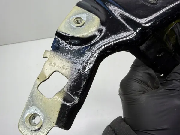 OEM 89A821135 Etu vasen lokasuojan kiinnike Audi Q2 E-Tron image 3