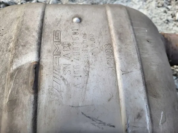 Käytetty pakoputken vaimennin OEM A1664901001 Mercedes ML image 3