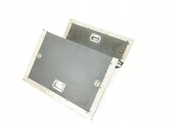 OEM 21672109 Volvo ohjaamon seinäpaneeli - Käytetty image 3