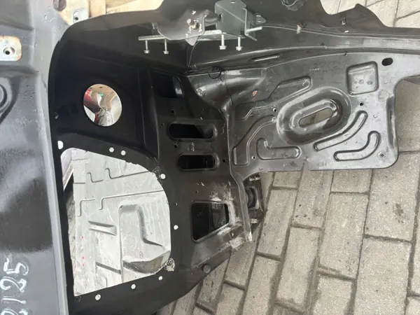 Iveco Daily 14- Vorderer Bodenholm OEM DAILYPRZÓDPODŁUNICA14- image 4