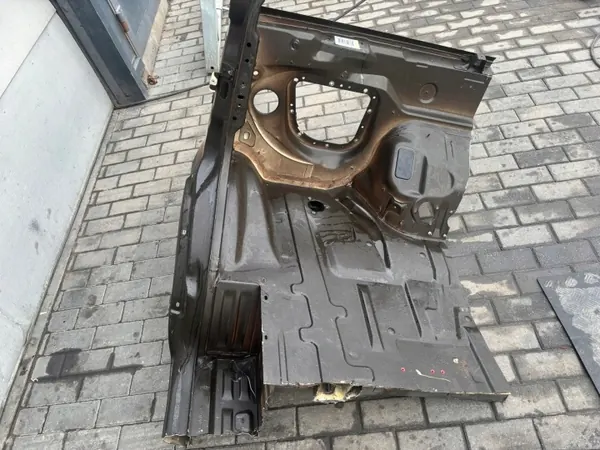 Iveco Daily 14- Vorderer Bodenholm OEM DAILYPRZÓDPODŁUNICA14- image 7