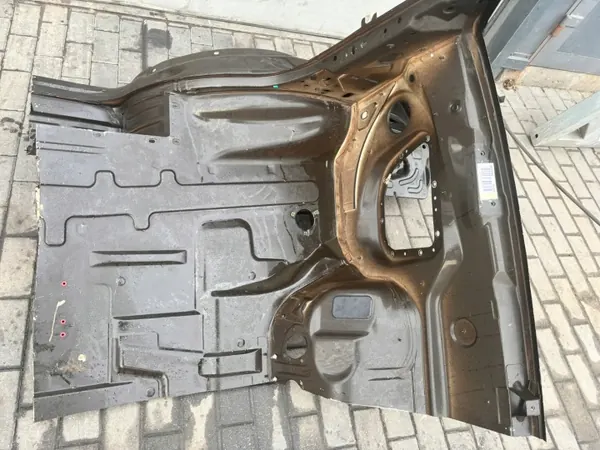 Iveco Daily 14- Vorderer Bodenholm OEM DAILYPRZÓDPODŁUNICA14- image 8