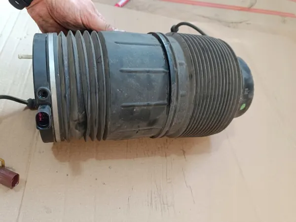 Bakre höger luftfjädring OEM 34323423423 Bentley GT image 3