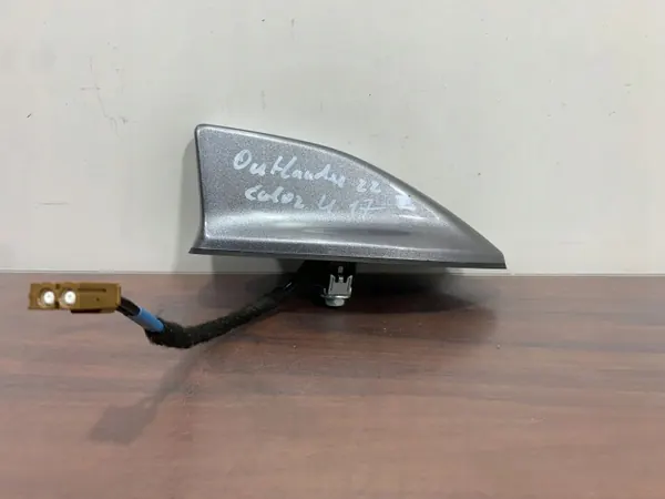 Antenne GPS OEM 282086RR0A pour Mitsubishi Outlander IV image 2
