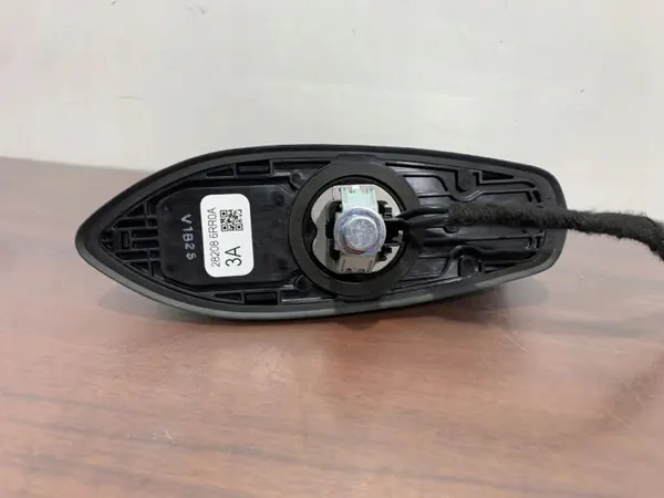 Antenne GPS OEM 282086RR0A pour Mitsubishi Outlander IV image 4