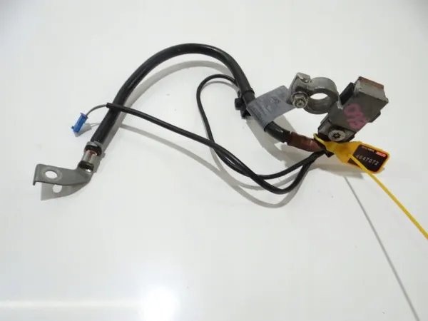 Pince de borne négative OEM 6970680 pour BMW E60 image 2