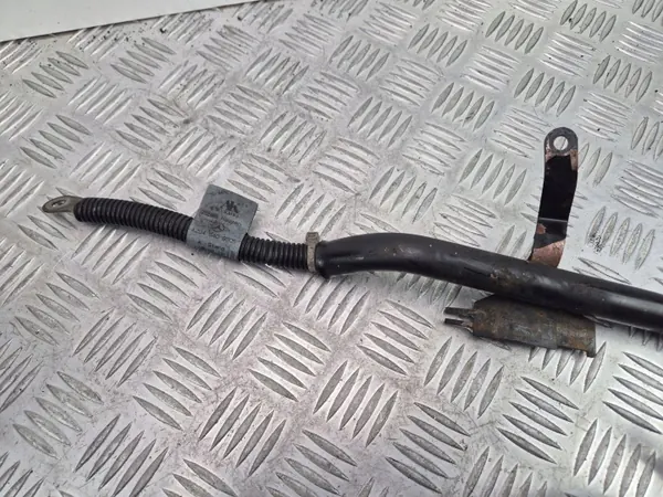 Pince Négative Mercedes OEM A2045408905 - Utilisée image 5