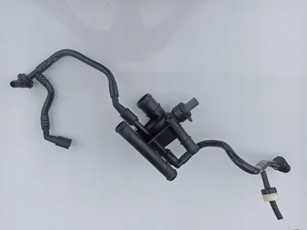 Audi S3 Vesiputken Kotelo OEM 06F121133G image 2