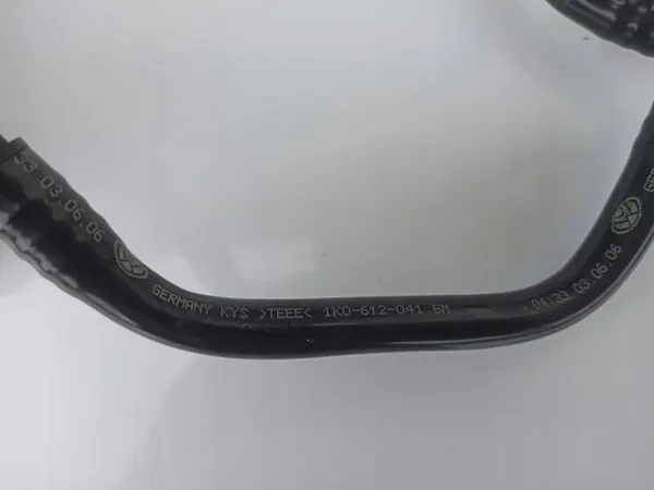 Audi S3 Vesiputken Kotelo OEM 06F121133G image 6
