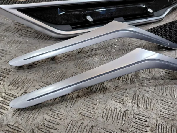 BMW X7 G07 LCI Garniture Porte Carbone OEM 8088433 image 5