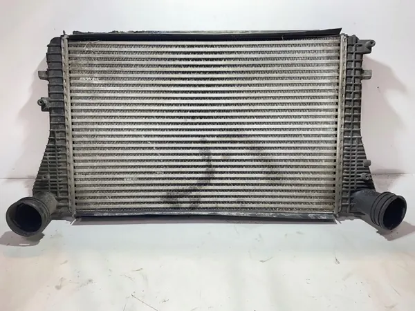 Gebruikte intercooler OEM 1K0145803A VW Golf Octavia image 2