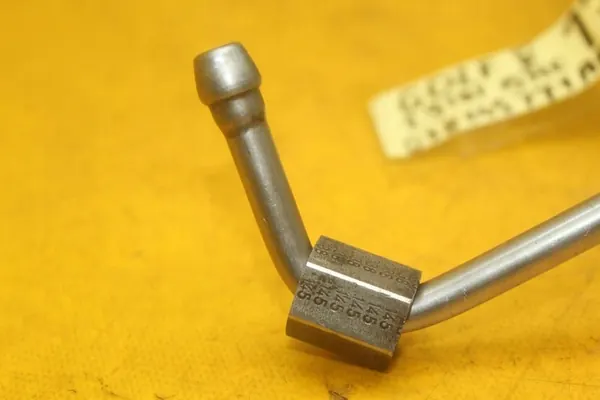 Tubo de óleo turbo VW Golf V Audi Seat Skoda 038145771AE image 6