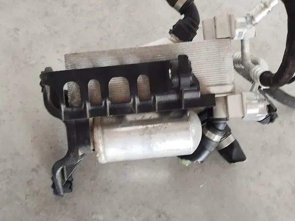 BMW i4 2025 Déshydrateur A/C OEM 9476767 image 5