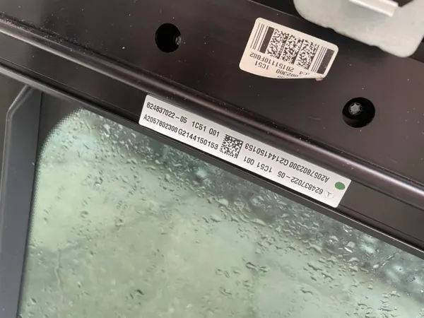 Mercedes-Benz Panoramakatto OEM A2057802300 W205 image 4