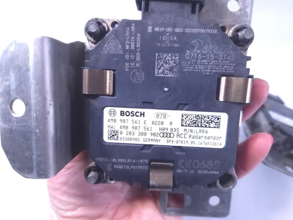 Audi Q7 ACC Radarsensoren OEM 4M0907561E 4M0907541E image 3