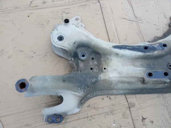 Viga suspensión delantera RAV4 III OEM 06-12 image 4